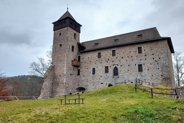 Správa hradu Litice připravila pro letošní sezonu mimořádný prohlídkový okruh Po stopách hradní architektury